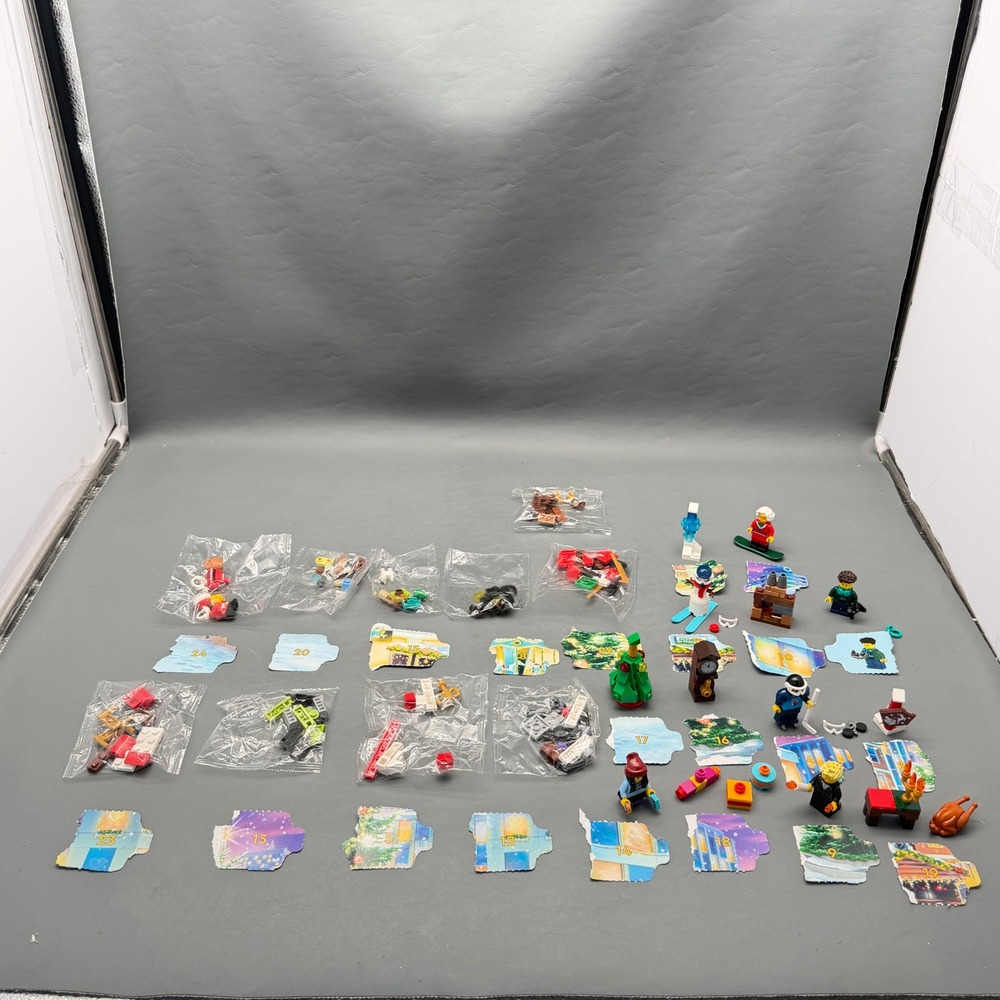 LEGO CITY: Advent Calendar 2023 (60381) Lot of 23